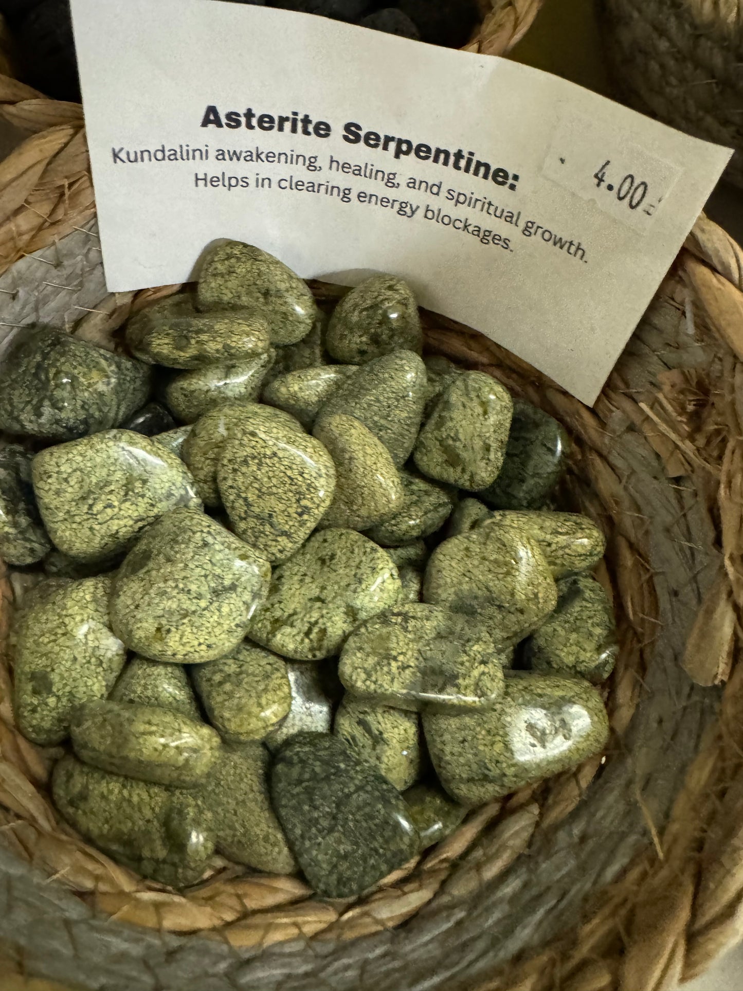 Asterite serpentine